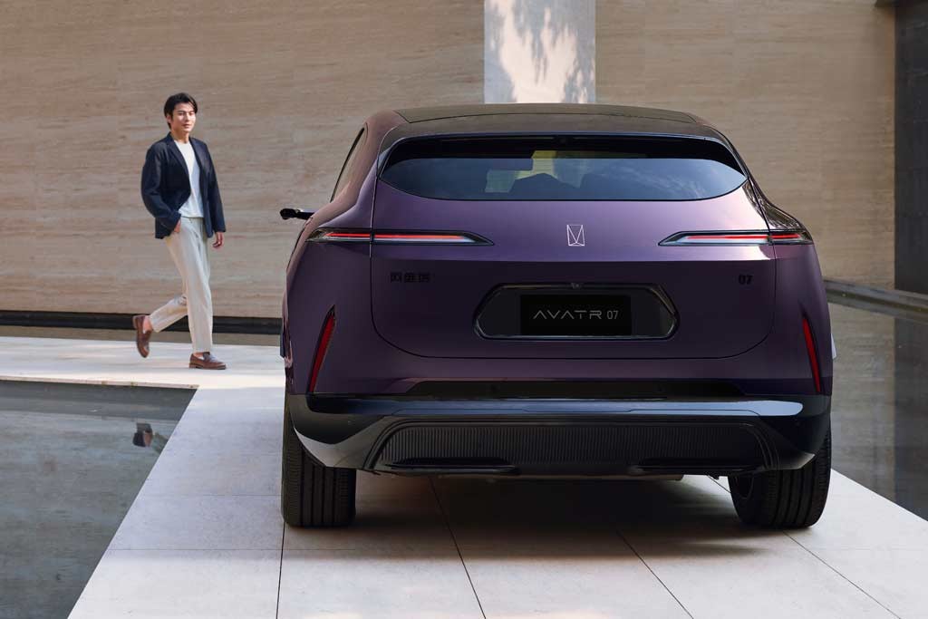 Back view of Avatr 07 – Intelligent Luxury Reimagined